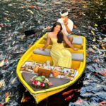 Samiksha Jaiswal Instagram – Picnic on a boat with koi fishes all around!💛

Serenity!💛

.
.
.
.
.
.
.
.
.
.
.
.
.
.
#kamandalu #ubud #koifish #date #picnic #instagood