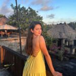 Samiksha Jaiswal Instagram - The perfect golden glitter glow.✨ . . . . . . . . . . . . . . #goldenhour #sunset #kamandalu #ubud #nature #saturday #travel #instagram