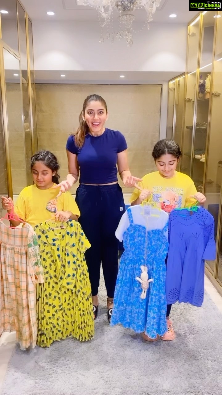 Sana Makbul Instagram - When the kids try to scam you 😜 @zohaaalikhan @sreesaanvikaofficial