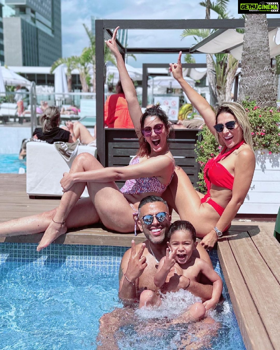 Sana Makbul Instagram - Level 3 🤪 in 3 days 🥳 Gracias🤗🫶🏼 @yivet25 @panchoguapoo #barcelona#brithdaytrip Hilton Barcelona Hotel - PuroBeach Isaac