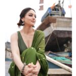 Sandeepa Dhar Instagram – Living the poetry that I can’t write. 
.
@sausinbis @mukashu.mua @styledbyabhilasha @suta_bombay @aquamarine_jewellery @sundarii_handmade