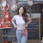 Sandeepa Dhar Instagram - Enough with the dancing reels on this track 🙄 . #basic #whitetshirt #jeans #kinda #girl