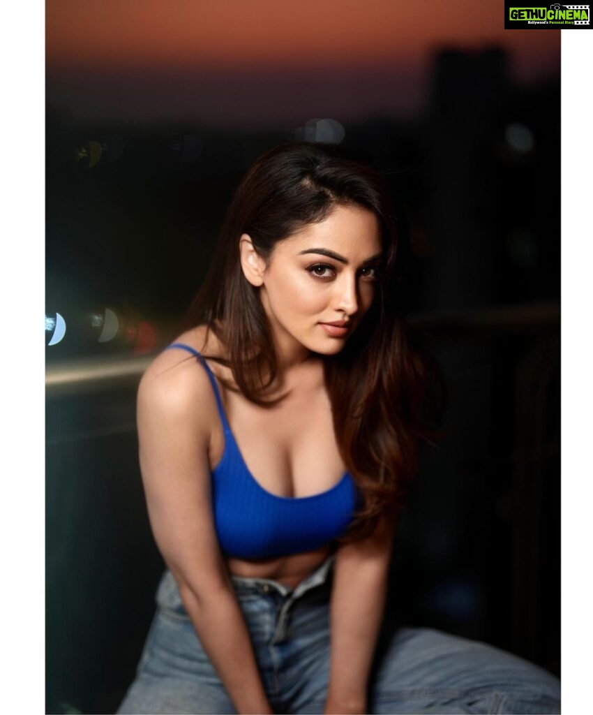 Sandeepa Dhar Instagram - I could say something catchy but it seems I already have your attention. 🫶🏻