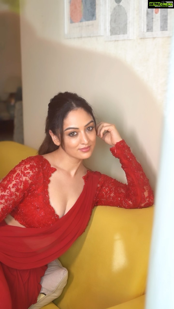 Sandeepa Dhar Instagram - When red riding hood took the desi route 💋 . #ootd #indianwear #saree #love #weddings