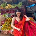 Sandeepa Dhar Instagram - Bringing some colours into the new year ! ❤️ Happy Navreh, gudi Padwa , Ugadi 🫶🏻 . @sausinbis @mukashu.mua @styledbyabhilasha @sundarii_handmade @aquamarine_jewellery @suta_bombay