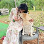 Sangeetha Sringeri Instagram - ನಾನು ನಿನ್ನೆ ನಮ್ಮ ಮುದ್ದು ಚಾರ್ಲಿಯನ್ನು ಭೇಟಿಯಾದೆ Visiting my friend Charlie after visiting Sri Chamundeshwari has become a tradition for me. She is a goddess for me, who has changed everyone's life who has worked for 777 charlie! Thank you so much @dk9pramod sir, i had an amazing amazing time at Mysuru 🙏 wardrobe courtesy @laxmikrishnaofficial #777charlie Mysore, Karnataka
