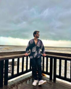 Sanjay Gagnani Instagram - Smell the sea and feel the sky. Let your soul and spirit fly ❤️🥂

#oceanfront #beachlife #waterbaby