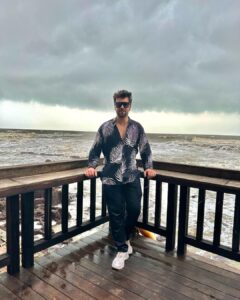 Sanjay Gagnani Instagram - Smell the sea and feel the sky. Let your soul and spirit fly ❤️🥂

#oceanfront #beachlife #waterbaby