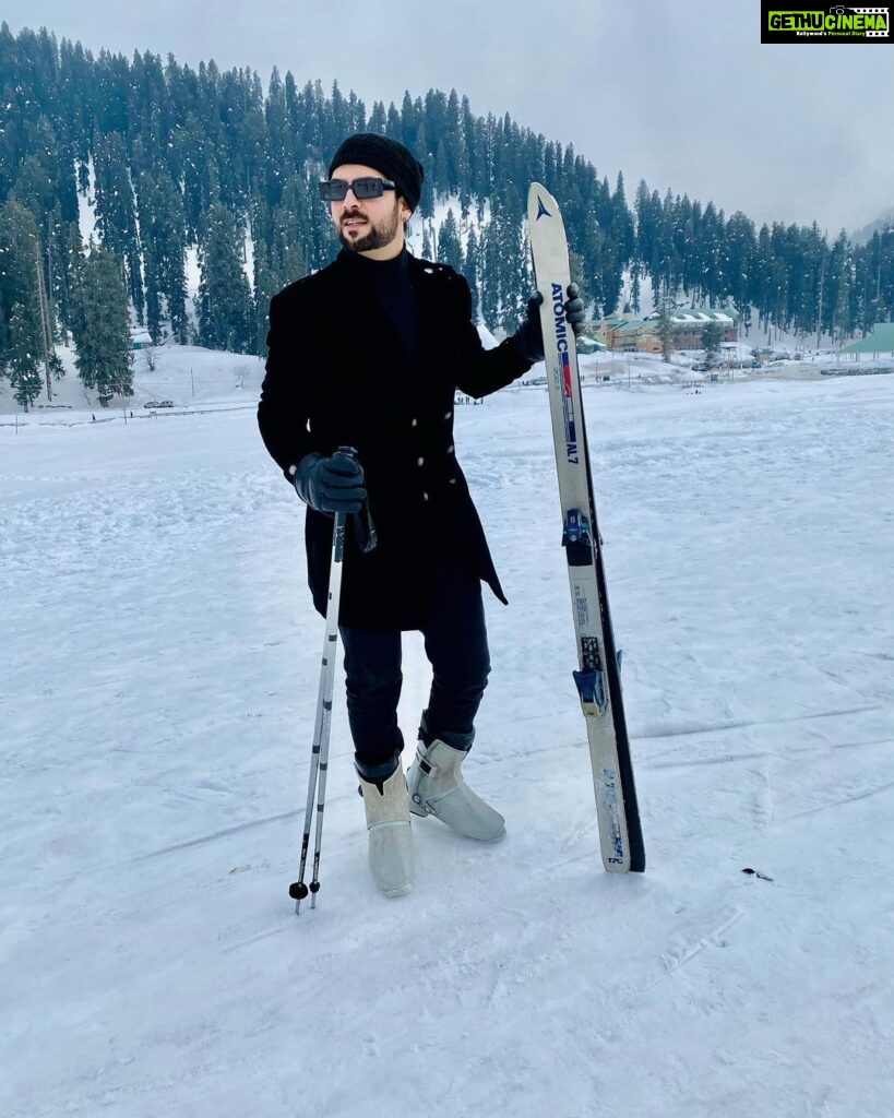 Sanjay Gagnani Instagram - Chilliest Adventure ☃️❄️⛷️ #snowboarding #adventureseeker #throwbacktuesday