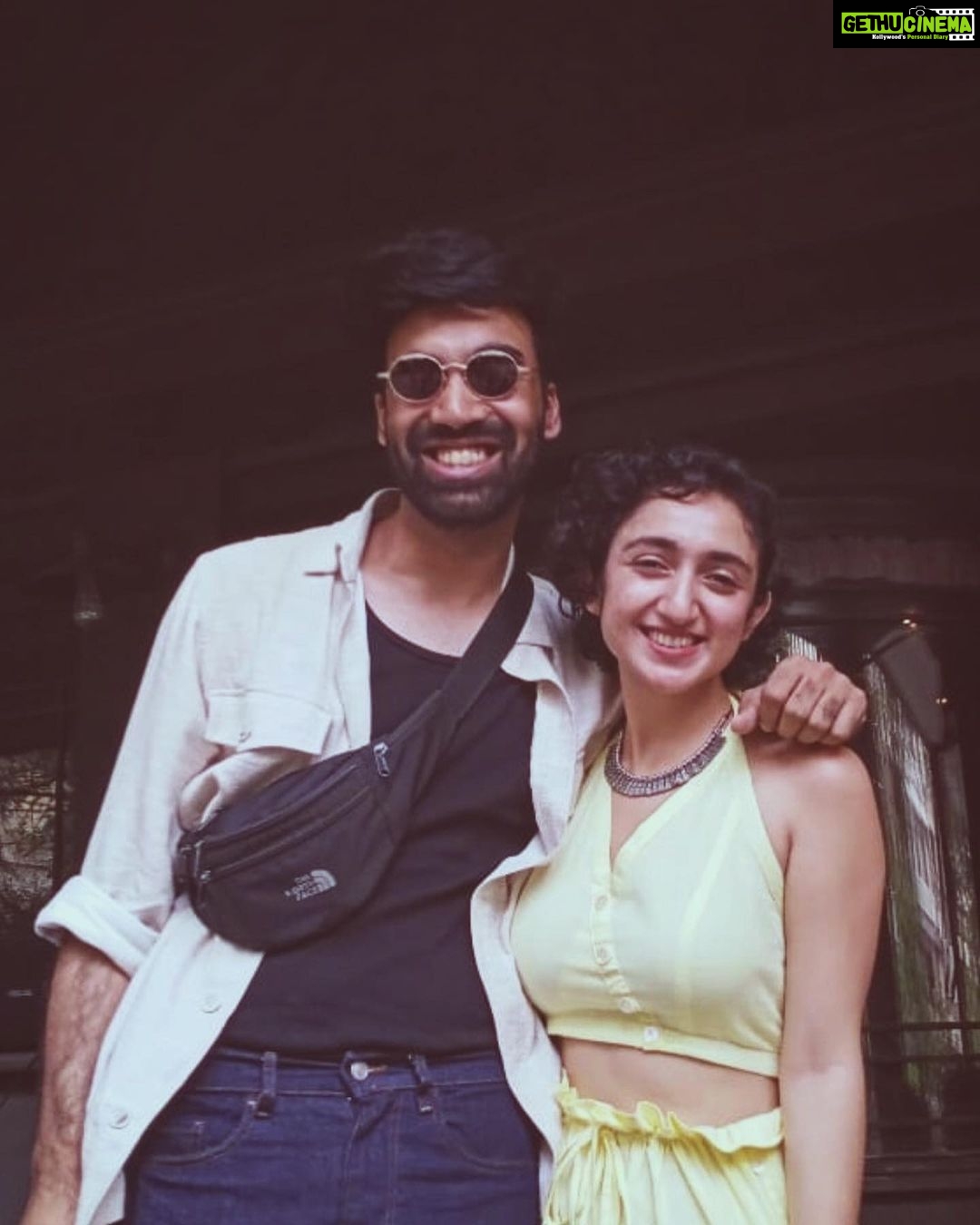 Sanjeeta Bhattacharya Instagram - SWIPE THRU! ➡️Delhi was so wholesome and now gearing up for an absolutely mad weekend with @prabhtojsingh for the #UDDCHALEINtour 🚀 These are a string of intimate, acoustic gigs where we talk, play and get to know each other 🌝 9th- Mumbai 10th- Pune 11th- Kochi 12th- Chennai Come through in numbers, loverssss and make this INSANE travel worth it 😂 We’re ending our journey with Hyderabad on 16th and Bangalore on 18th. All tickets on the link in my bioooo. Can’t wait to see y’all 💛