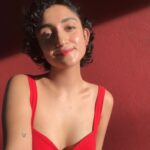 Sanjeeta Bhattacharya Instagram – Bade bade shehron mein aisi thodi thodi vanity hoti rehti hai. 🐒☀️ Bangalore, India
