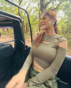 Sara Khan Instagram - Happiness is inherent within natural surroundings. ❤️