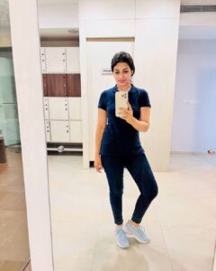 Satna Titus Instagram - A girl in the gym❤️💪💙
#happymorning #gold’sgym