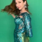 Saumya Tandon Instagram – When you having fun while dressing up and you got to share it ! 😍
Before you start shooting professionally , you make your own little shoot! 
Thanks for shooting this @twinkle_makeupartist and @deepak_das_photography for editing it, because my editing skills suck 

#saumyatandon #trendingreels #reelsindia #transitionreels The Art of Visuals