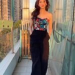 Saumya Tandon Instagram - Don’t be eveybody who say what people say, do what everyone does, who just follow. BREAK the stereotype , follow your heart , be the leader, think different, be unique. Did it ever happen to you that you dint agree with what everyone says?. #saumyatandon #thoughtoftheday #beyourself