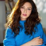 Saumya Tandon Instagram - Your camera sees me the best, @pravintalan. It’s offcourse you , you do the magic and also the team who makes me shine. Pictures @pravintalan Makeup ; makeupbymahendra7 Hair @salomipillai Asst @jyoti_gabit