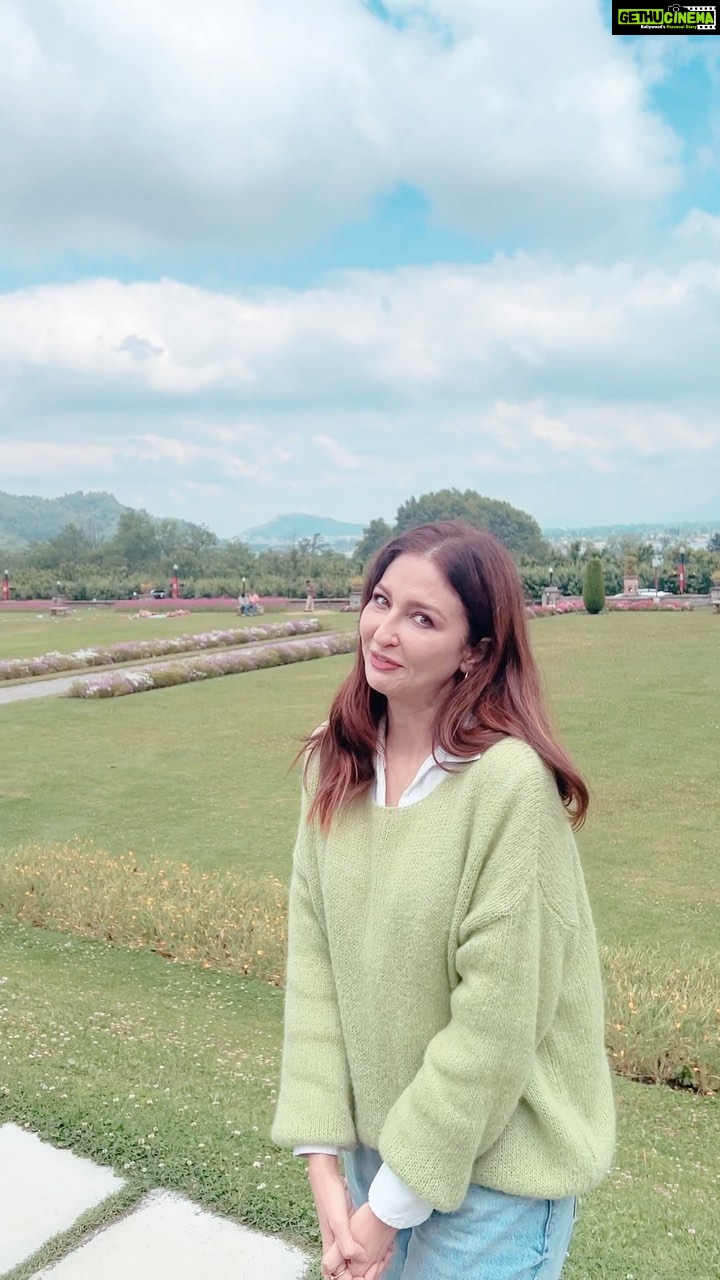 Saumya Tandon Instagram - In my trip to #kashmir I have discovered the authentic taste of Jammu & Kashmir with Lifegold Rice by KK Group . The rice quality is so good , it actually enhances the flavours and aroma of the Kashmiri delicacies. #lifegold #jammukashmirrice #saumyatandon #taste #foryou #foodlover #instagood # trendalert #rice #love # tastyfood #yumm #LifegoldRice #FoodieFinds #TasteofJandK #KKGroupQuality #SaumyaTandonCollab #saumyatandon Srinagar, Jammu and Kashmir
