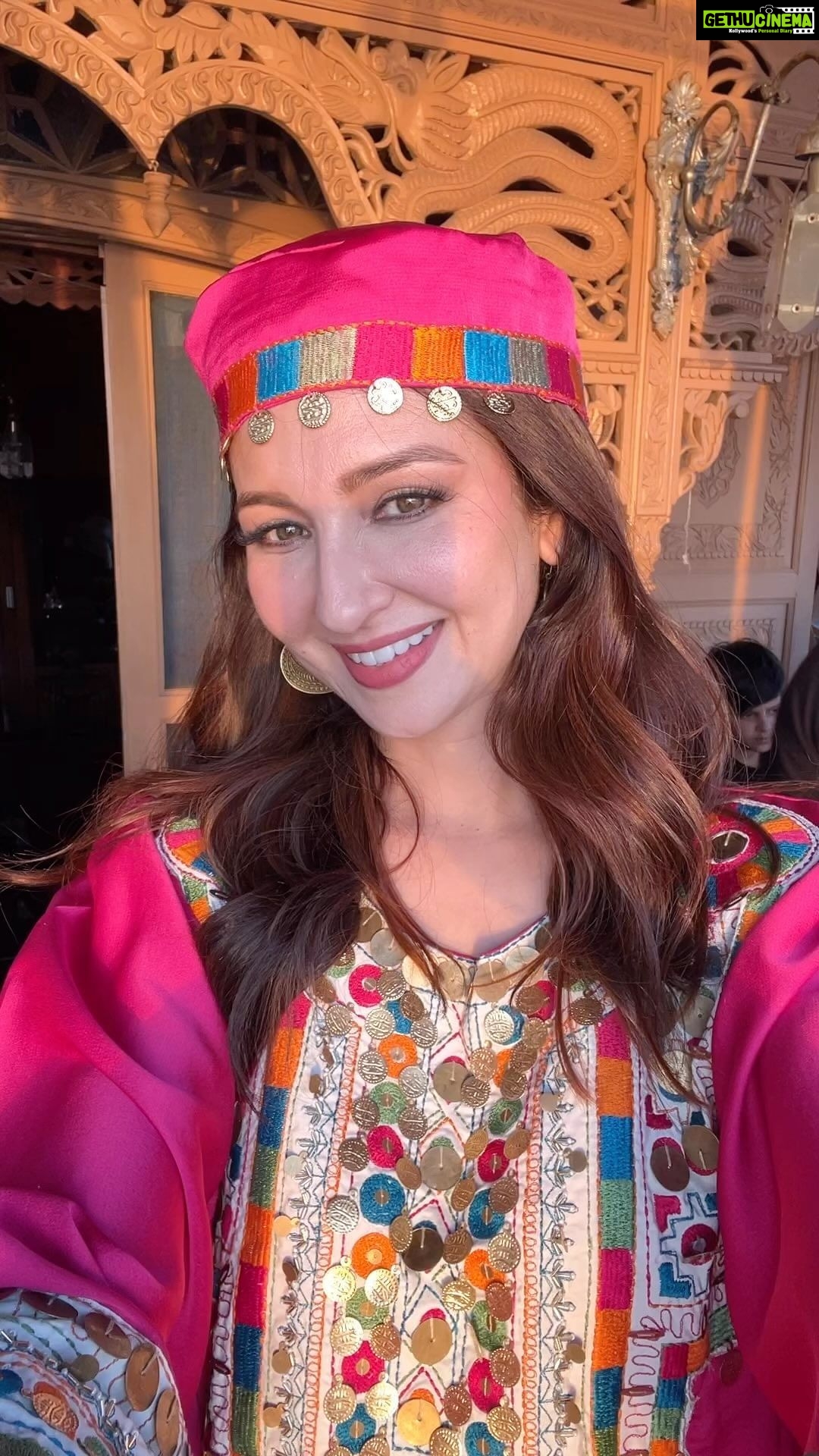 Saumya Tandon Instagram - #kashmiri #kashmiri #saumyatandon Kashmir A Heaven On Earth