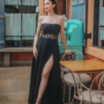 Saumya Tandon Instagram - Lady in black ! #mood #saumyatandon #fashion #monsoon Home Made Cafe..juhu