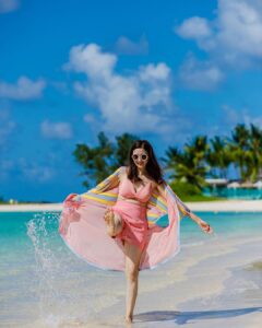 Saumya Tandon Instagram - Pictures dump !
Beach mood !

#saumyatandon 
#theresidencemauritius #theresidencebycenizaro #cenizarohotelsandresorts #happyplace #foreveryours #multigenerationalvacation