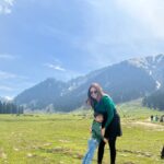 Saumya Tandon Instagram - Love my country . Nothing like India. Ve main sare ghumm ke vekhia Amrika, roos, malaysia Tere bin sanu sohnia Koi hor nahio labhna #kashmir #saumyatandon #travel #travelphotography Doodh Pathri,badgam,kashmir