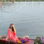 Saumya Tandon Instagram - From Jannat. #kashmir #dal #dallake #travel #travelphotography . #saumyatandon Shot by @xulkarnain Dal Lake Srinager