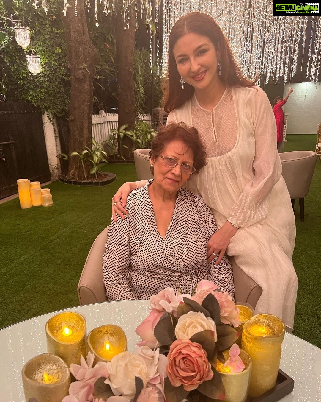 Saumya Tandon Instagram - Mumma meri pyaari mumma. #happymothersday