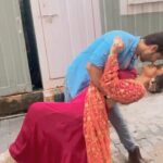 Sheena Bajaj Instagram – When some1 matches ur madness n craziness 😜 fun time on set #oldfndz #masti #timepass
