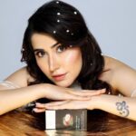 Sheena Bajaj Instagram - Beauty Shot by @riyabajaj_photography for @jadoocosmetics Makeup & hair @preetydhillon_mua ❤️💐 #blessed #photoshoots #riyabajajphtography