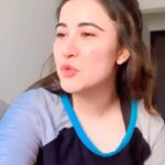 Sheena Bajaj Instagram - “Girebaan pe hath” Capable vs incapable (wife vs husband) @imsheenabajaj - ye koi kaam nahi karta 👺Me- yaar iske kaam khatam kyon nahi hote… ?? 👽 #marriedlife #husbandwifecomedy