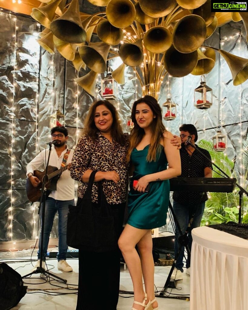 Sheena Bajaj Instagram - At the launch of the much awaited show “vanshaj” on @sonysab Watch the show every night at 10pm…❤ @mesmahirising @sktorigins @rahultewary @gireesh_sahdev @swastikproductions @vanshaj.officials