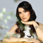Sheena Bajaj Instagram - Beauty Shot by @riyabajaj_photography for @jadoocosmetics Makeup & hair @preetydhillon_mua ❤️💐 #blessed #photoshoots #riyabajajphtography