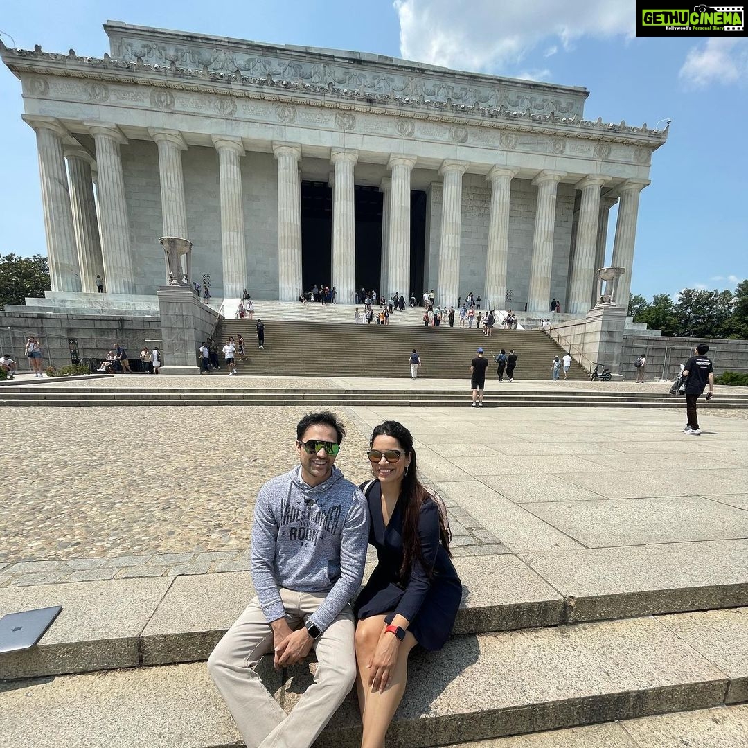 Shikha Singh Instagram - Just a regular Washington DC kinda day ! #travel #tourist #tourism #usa #lincolnmemorial #abrahamlincoln #couple #husband #partner #partnerincrime #instagood #instagram #instadaily #instalike #insta #photo #photography #grateful #thankyou #blessed #love #live #laugh