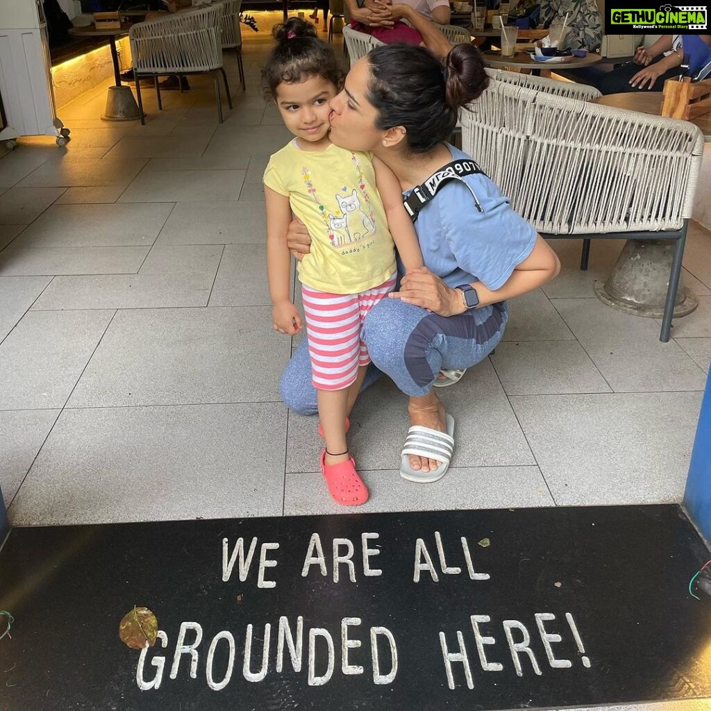 Shikha Singh Instagram - Never forget your roots #grounded #parenting #parentingtips #parenting101 #exploring #growing #growingup #baby #babygirl #babiesofinstagram #girls #mom #mommy #motherlove #motherdaughter #daughter #daughters #love #blessed #grateful #thankyou #bandra #mumbai #city