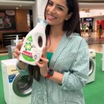 Shikha Singh Instagram - “I have always seen my Dad sharing household chores with my mother at home & it always set the bar high that even I want a partner who is kind, compassionate & always shares the load. When I saw this beautiful campaign by Ariel, where these cute uncles proposed to their wives saying that henceforth they will share the load with them at home, the smile on auntie’s faces was beautiful and the lesson learnt by all of us was priceless that it takes two to make a relationship/marriage beautiful & strong. What a beautiful campaign by Ariel & I want to thank Ariel to make us realise that Saath rehna hai toh saath dena bhi padta hai ❤ #ShareTheLoad #Ariel #collab #mall #white #green #love #reel #reels #reelsinstagram #reelsvideo #video #insta #instagram #instagood #instadaily #trendingreels #trending #trend #thankyou #blessed #grateful #thankyou