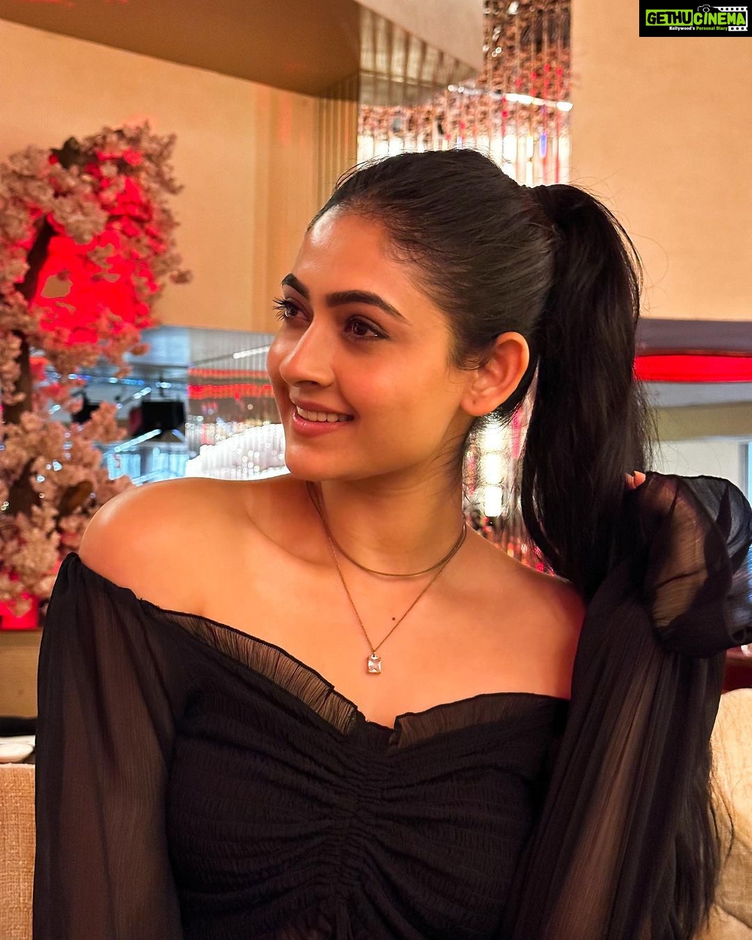 Shivangi Khedkar Instagram - Made you look 👀 @takitakiindia @beyond_marketing_india @vegastar.entt #dinnerscenes #recap