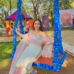 Shivani Jha Instagram - Garam hai chai thanda hai pani Aur batao kya haal hai jaani?