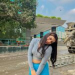 Shivani Jha Instagram - Unchi hai building lift Teri band hai! Kaise main aun….. (Complete the above sentence… the funniest ones get a reply from me! 😂🙈) India