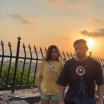 Shivani Jha Instagram - @bee_vani_ workout karo #viral #instagram #couplegoals #relatable #shivanijha #leeneshmattoo