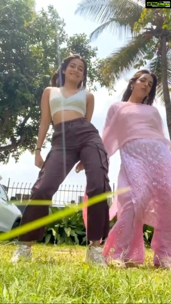 Shivani Jha Instagram - Two types of girls👯‍♀️ Which one are you? #reels #dance #trending #explore
