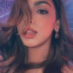Shivani Jha Instagram – Hair>> 

#shivanijha #trending #viral #mrignayni #naagin6 #style #explore