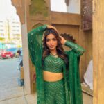 Shivani Jha Instagram - POV: the feminine urge to be “that girl” Indian Shayars talk about Styled by @tripzarora for #bhagyalakshmi #soniyaoberoi @zeetv #shivanijha #ootd #indian #outfitoftheday #green #instagram #desiaesthetic