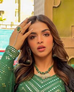 Shivani Jha Instagram - POV: the feminine urge to be “that girl” Indian Shayars talk about

Styled by @tripzarora for #bhagyalakshmi #soniyaoberoi @zeetv 

#shivanijha #ootd #indian #outfitoftheday #green #instagram #desiaesthetic