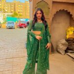 Shivani Jha Instagram - POV: the feminine urge to be “that girl” Indian Shayars talk about Styled by @tripzarora for #bhagyalakshmi #soniyaoberoi @zeetv #shivanijha #ootd #indian #outfitoftheday #green #instagram #desiaesthetic