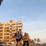 Shivani Jha Instagram – @leenesh_mattoo 😂

#reels #explore #trending #terevaste #memes #leevani #leeneshmattoo #shivanijha