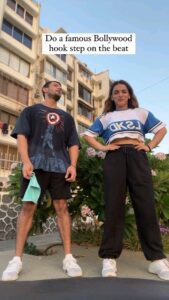 Shivani Jha Instagram - Movie k naam btao guys @bee_vani_ #instagram #trending #viral #couplechallenge #sittingdancechallenge #leevani #shivanijha #leeneshmattoo