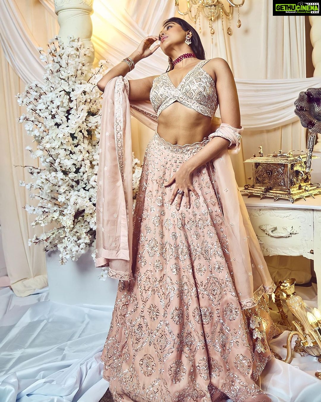 Shivathmika Rajashekar Instagram - For @teach_for_change with Shaadi by Marriott Presented by @theantoraofficial Powered by @ftvsalon.banjarahills.hyd Co powered by @argentumartshyderabad Outfits: @varunchakkilam Jewellery: @hiyajewellers Footwear: @rapport_shoes Makeup: @sibaram_patro Styled by @officialanahita Photography: @shreyansdungarwal Co hosted by @westinhyderabad Sponsored by @aryanajevents Ground Transport: @mercedesbenzsilverstar Decor: @minttusarna #teachforchange2023 #shaadibymarriott