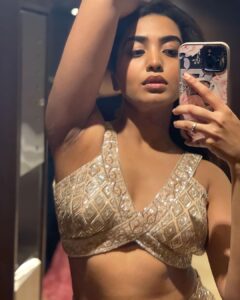 Shivathmika Rajashekar Instagram - Would live in @varunchakkilam ‘s fits if I could🥰✨
Styled by @officialanahita