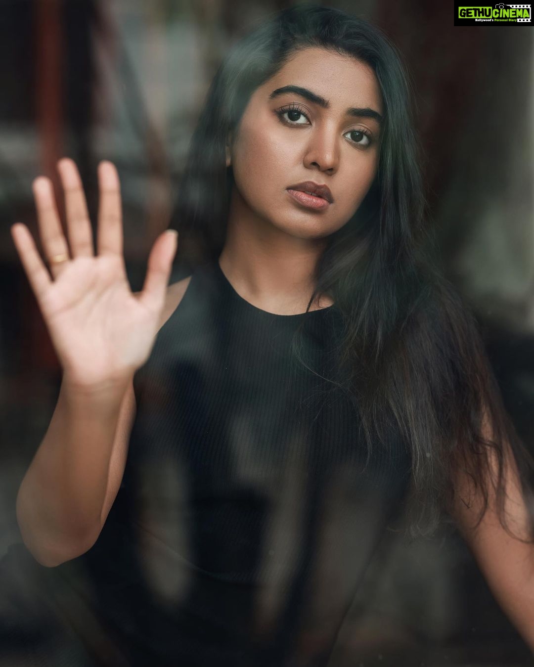Shivathmika Rajashekar Instagram - Fallin a little in love with life ✨