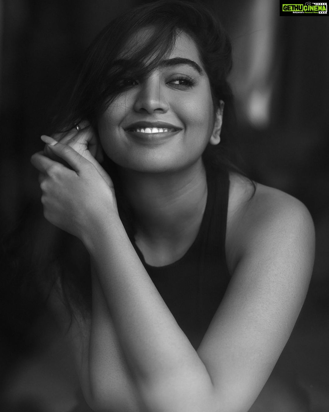 Shivathmika Rajashekar Instagram - 🤍